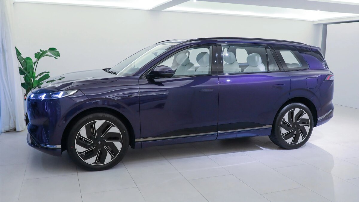 Dongfeng eπ 007. Фото AutoHome