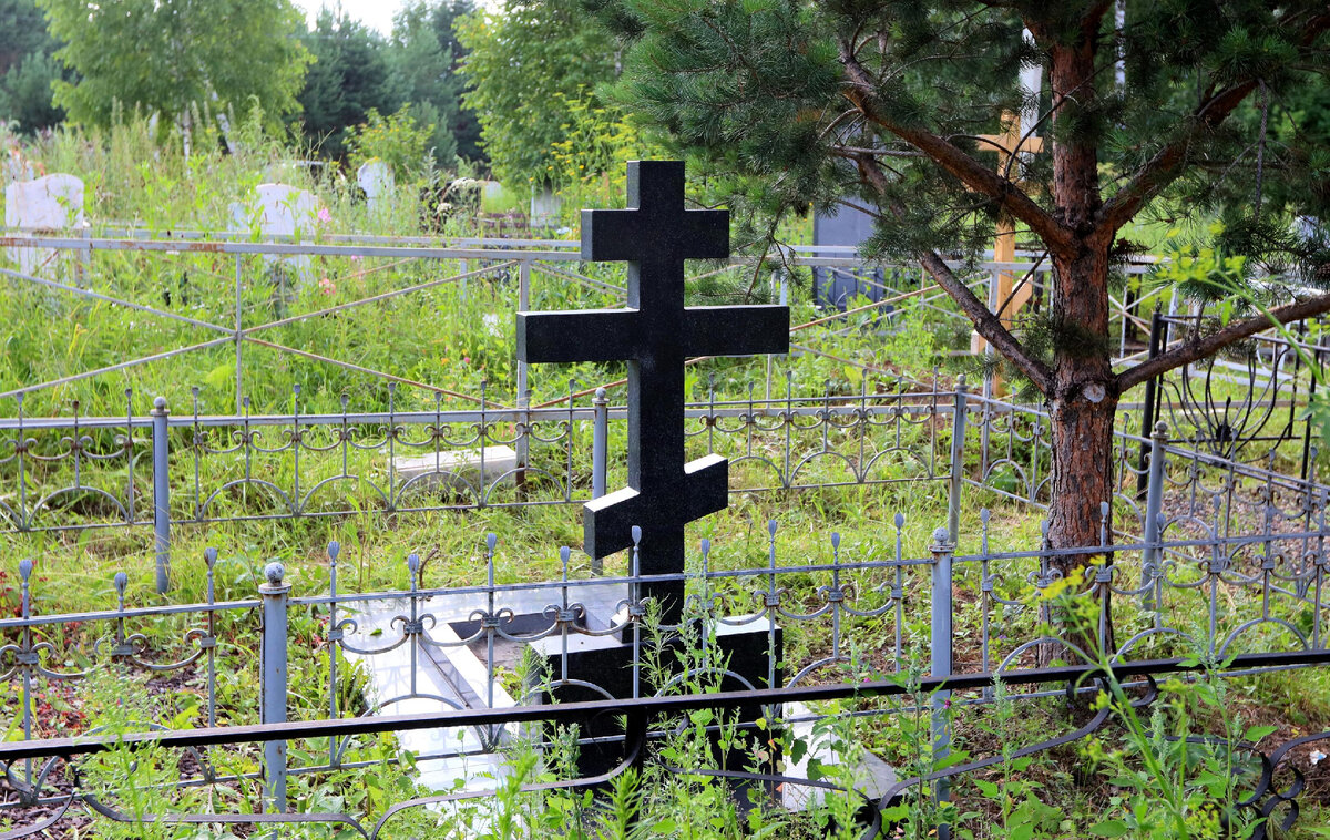 Даже на кладбище нет покоя © Sputnik, Илья Наймушин