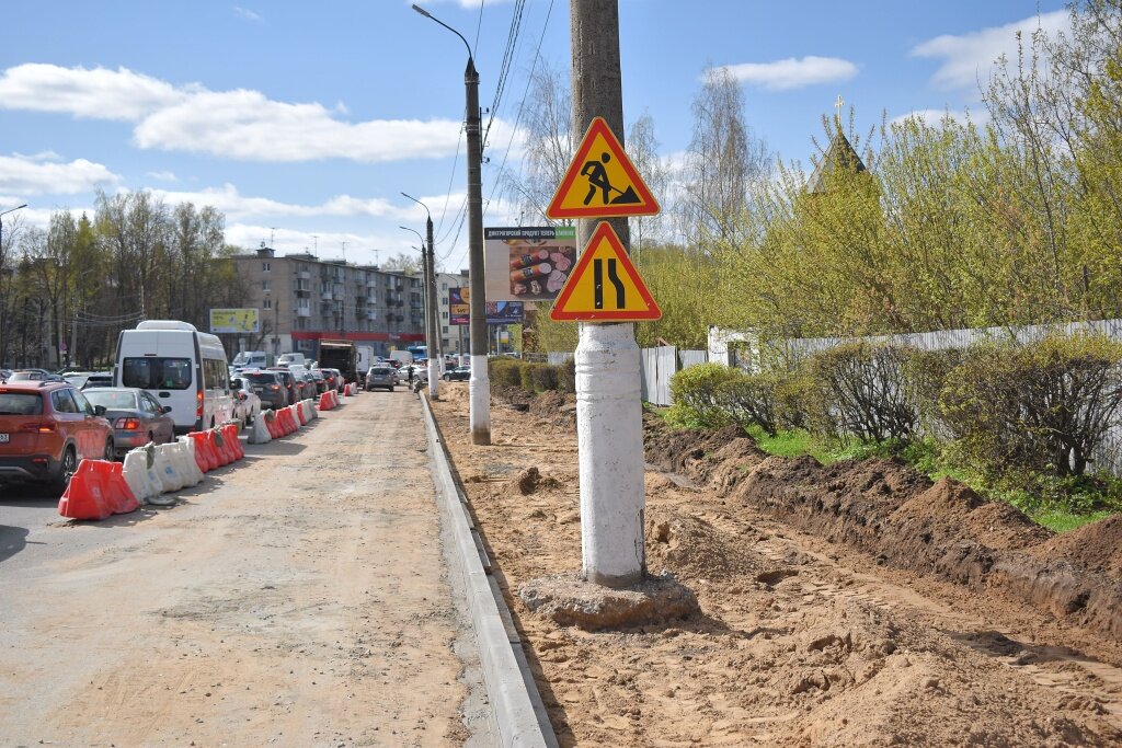 Терпите водители! На семи улицах Твери идет ремонт тротуаров