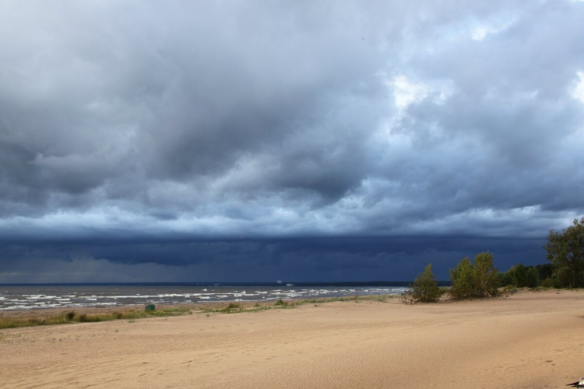 Перед закатом. В ожидании летней грозы