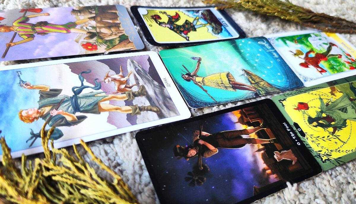 Здесь представлены изображения из разных колод. 