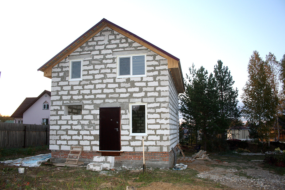 главный фасад со входом - 2019