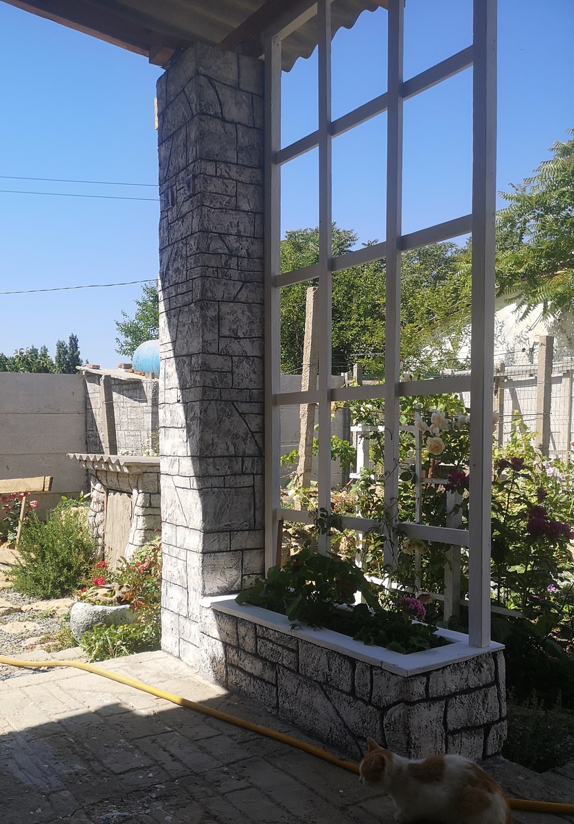 Все сама, кроме колонны, отделка моя