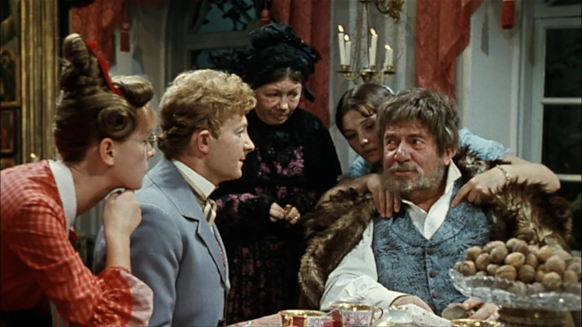 Кадр из фильма "Женитьба Бальзаминова"