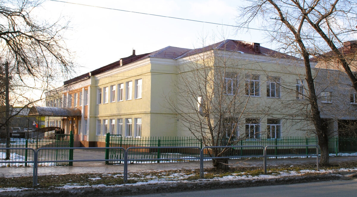 Город Сызрань. Улица Интернациональная. Школа № 6.