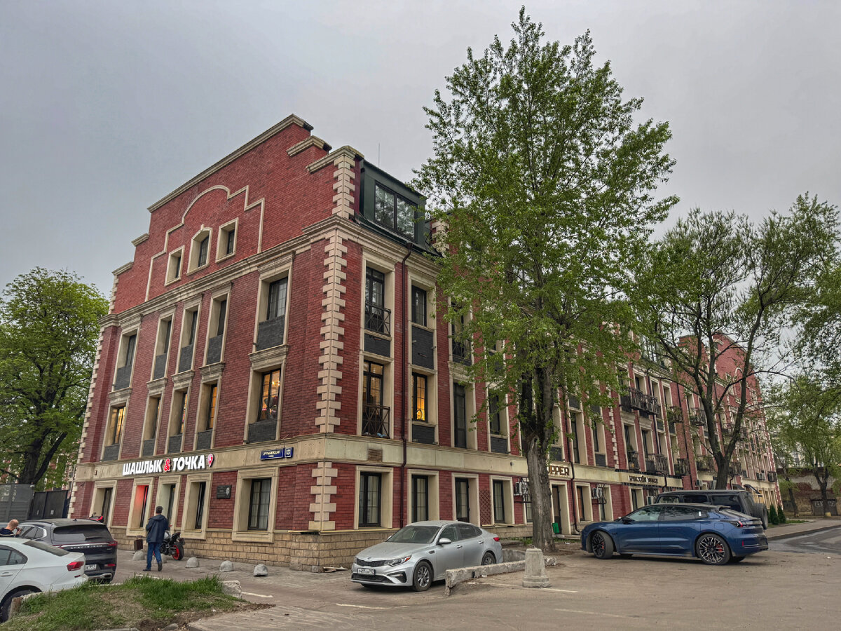 Бывшее здание ОКБ. Теперь здесь располагаются элитные апартаменты