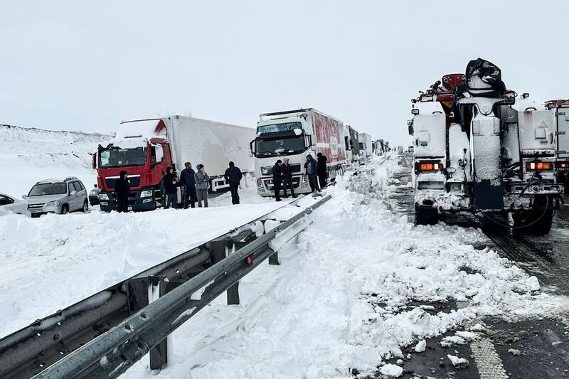 Такая картина на российских платных дорогах, к сожалению, не редкость...