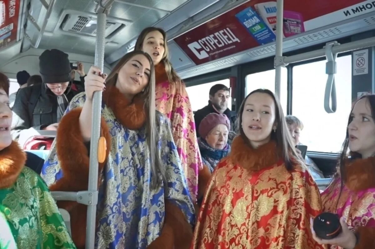    Юные камчатцы исполнили «Катюшу» в общественном транспорте