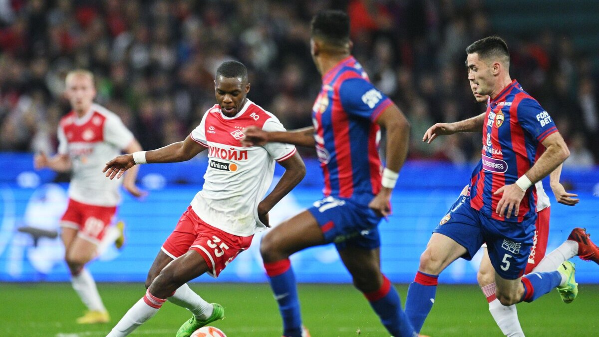 Игра была равна - играли два гов**. 