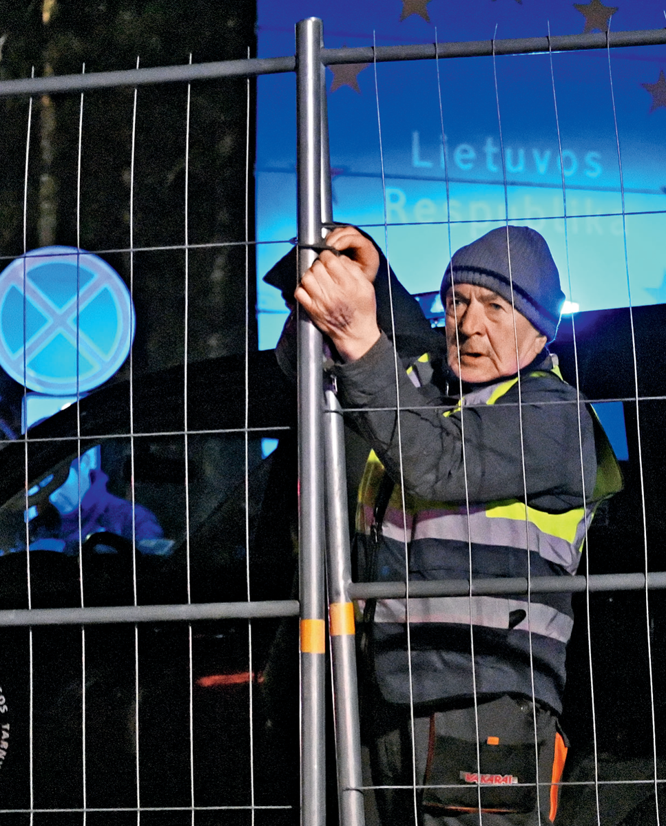 Власти Литвы закрыли  автомобильные погранпереходы «Лаворишкес» (Котловка) и «Райгардас» (Привалка) на границе с Беларусью