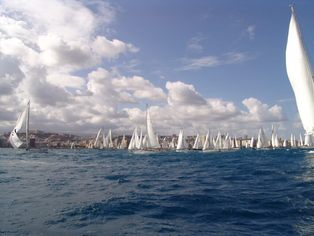 Russian Yachting Association. RYA.ru   CaptainPolo.ru. ARC Atlantic RULLY Cruising - это престижное событие, которое собирает вместе энтузиастов морского спорта со всего мира. ARC Atlantic Rally for Cruisers (ARC) is an annual transatlantic sailing event that attracts sailors from around the world. The route takes participants from Gran Canaria in the Canary Islands to Saint Lucia in the Caribbean, covering a distance of approximately 2,700 nautical miles.