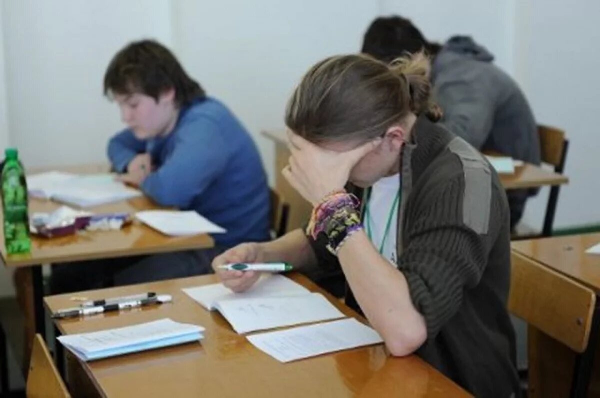    В мае ЕГЭ и ОГЭ будут сдавать 10 тысяч школьников Владивостока
