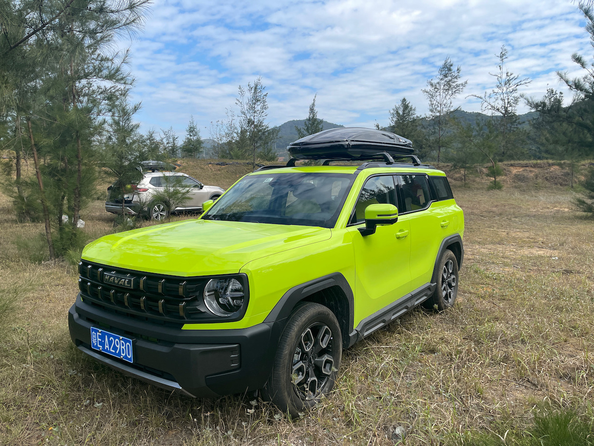 С учетом небольших размеров багажника Haval KuGou (493 л), такой дополнительный объем для грузов на крыше вполне пригодится 