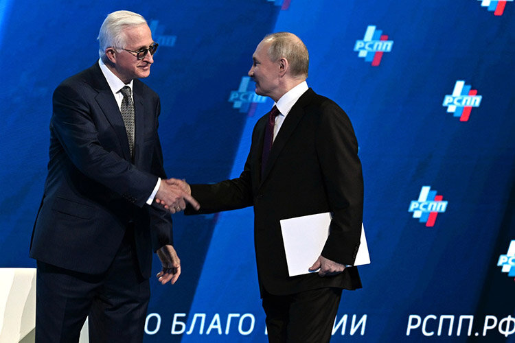    Президент РСПП Александр Шохин и Владимир Путин.   
Фото:  kremlin.ru