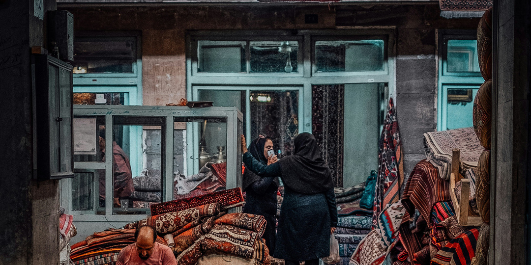 Одна из самых больших "странностей" Ирана - здесь легализованы временные браки, которые могут длиться всего 1 час