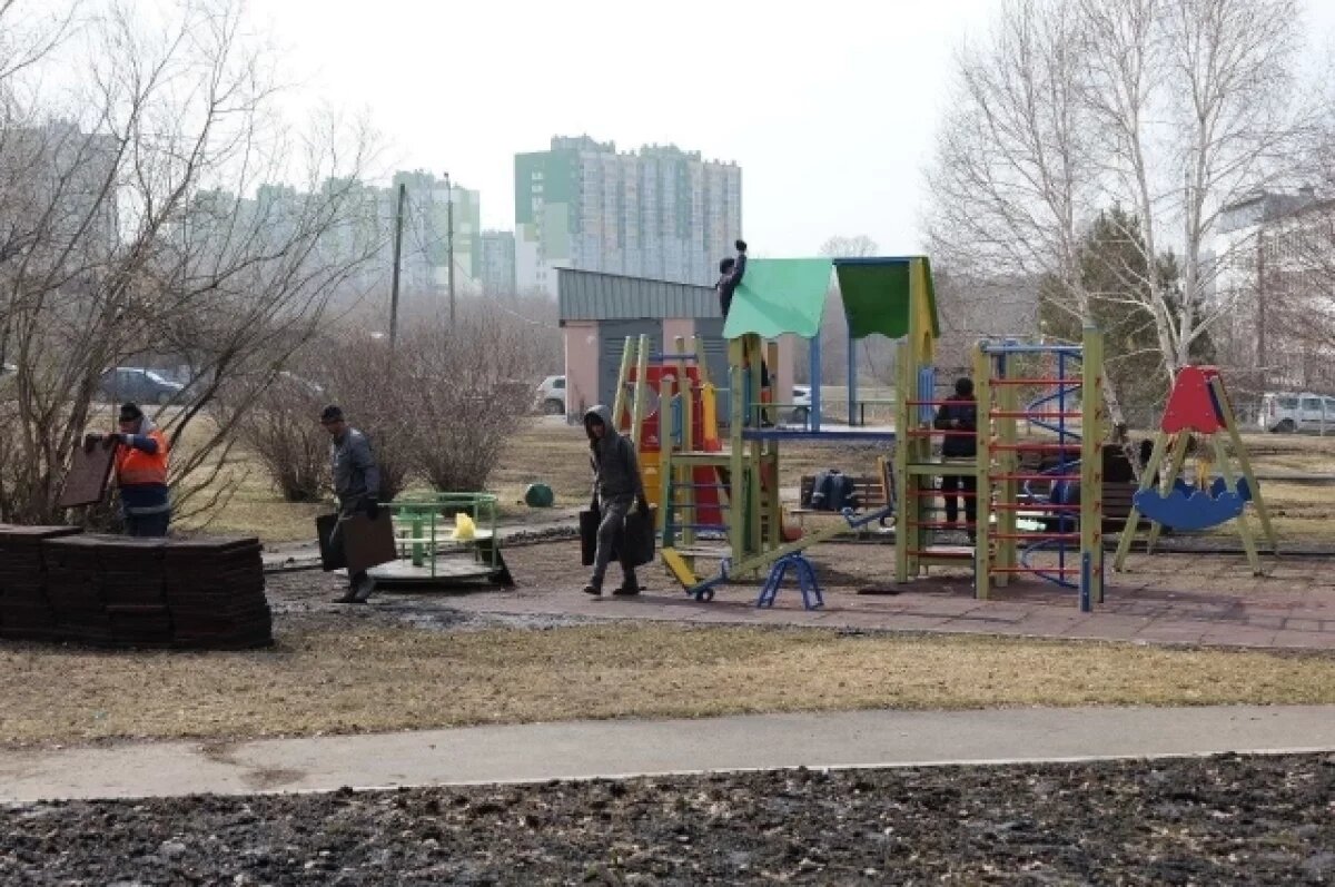    В сквере Новорождённых на ФПК в Кемерове начали ремонт