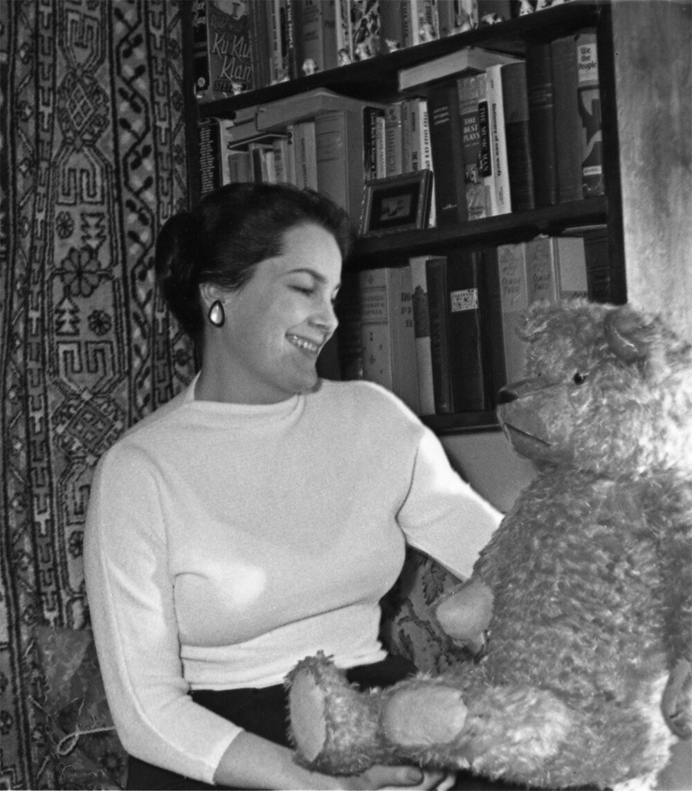    Актриса театра и кино Элина Быстрицкая. 1958 г. Фото: РИА Новости/ Галина Кмит
