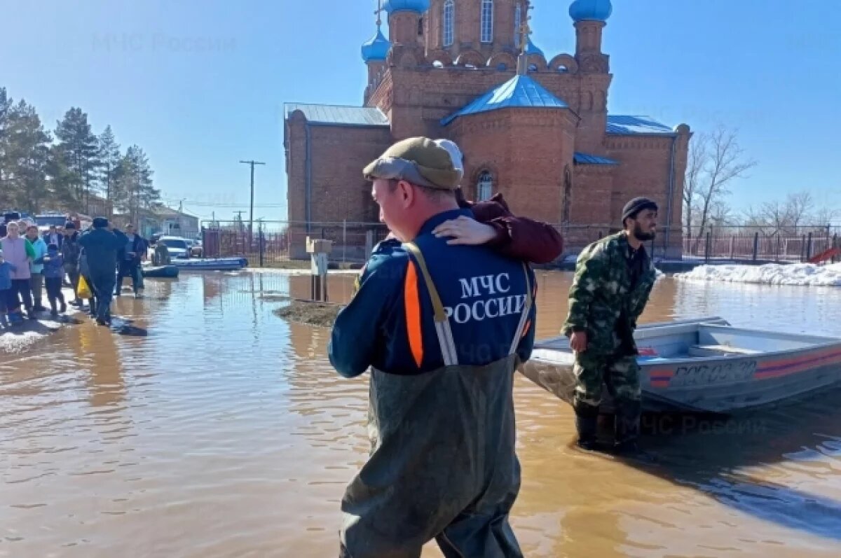    Оренбуржцы не могут получить положенные из-за паводка выплаты.