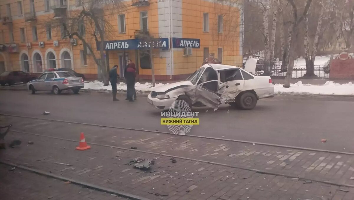 Трамваи встали из-за ДТП в районе Центрального рынка в Нижнем Тагиле |  Новости Тагила TagilCity.ru | Дзен