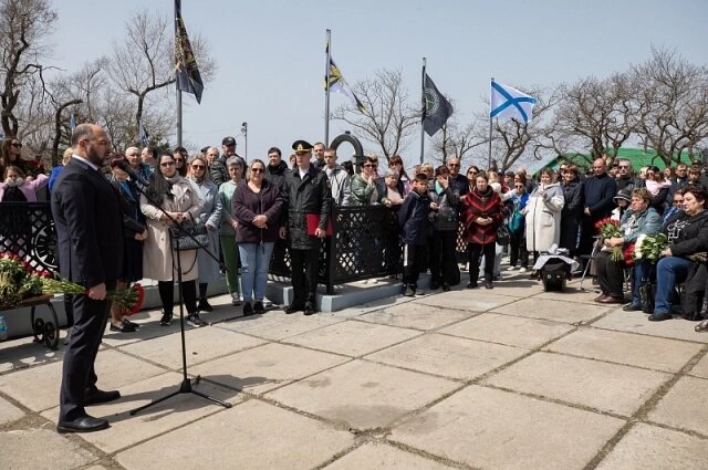    С речью выступил глава города Константин Шестаков. Фото: администрация Владивостока/ Анастасия Котлярова