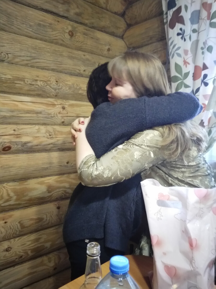 Мы с моей подругой в день моего рождения.