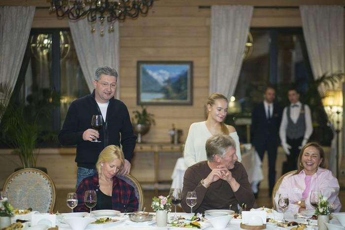 Позавчера Басманный суд Москвы арестовал на 2 месяца бывшего заместителя министра обороны Тимура Иванова по обвинению в получении взятки в особо крупном размере.-45