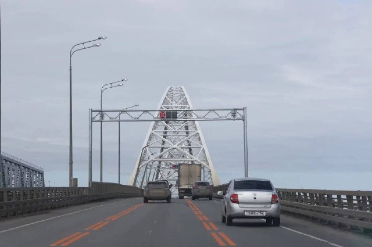    Движение большегрузов ограничат на Борском мосту с 27 апреля