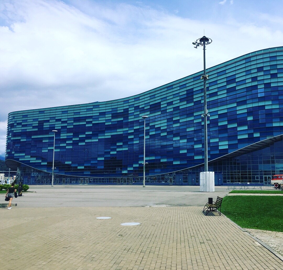 Ледовый дворец "Айсберг"