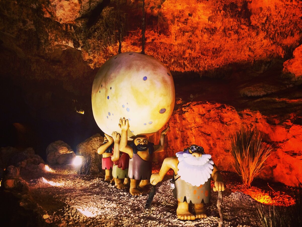 Пещера изнутри.