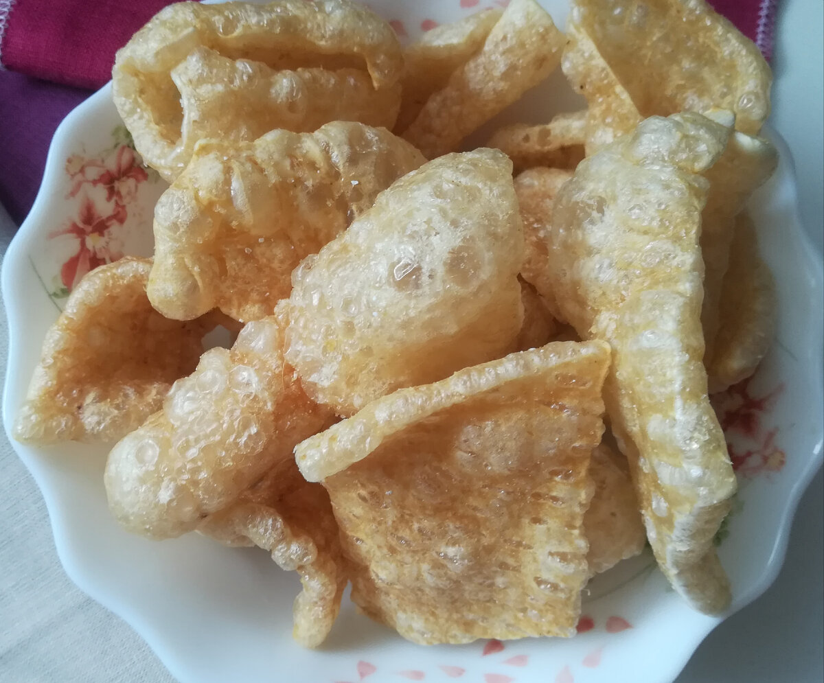 Чичаррон - это что-то вроде свиных чипсов