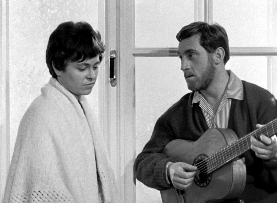 Кадр из фильма "Короткие встречи"