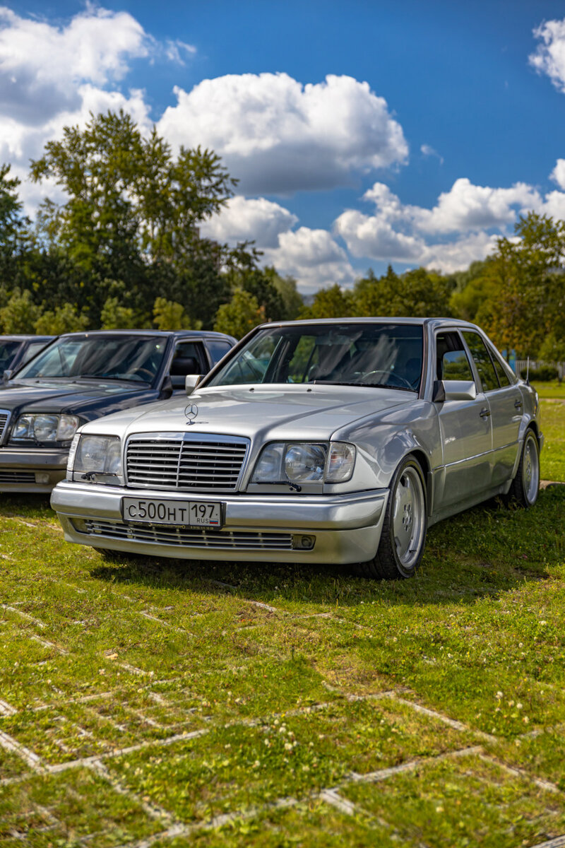 Серебристый Mercedes W124 AMG и Серый W124. Часть 9. Редчайшие авто! Моя  фоторабота | SvarogovMSK Фотограф | Дзен