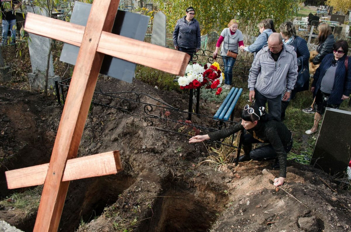 Памятник в голову или в ногах