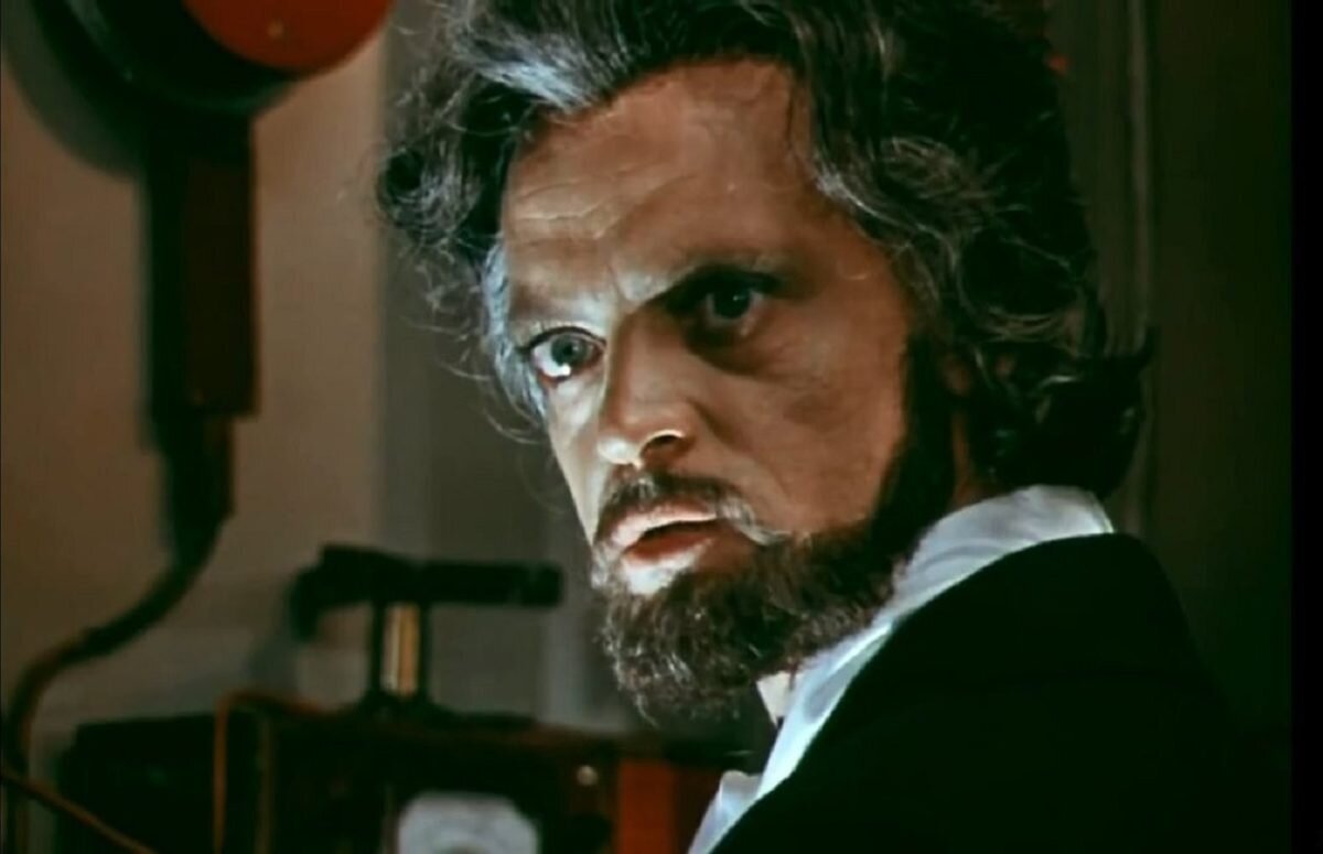    Роль капитана Немо многие считают лучшей ролью Владислава Дворжецкого в кино