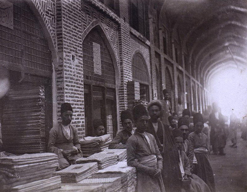 Лавка с красным товаром (мануфактурой). Иран (Персия). Нач. XX в. / raretes.ru