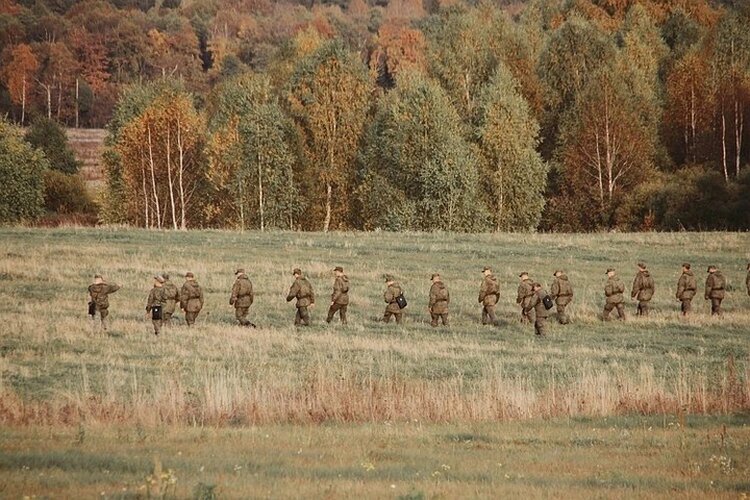 В какой-то момент к поискам подключили даже военных. Фото: Валерия ПРОНИНА