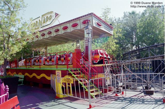 Tornado Coaster – первая американская горка Zamperla