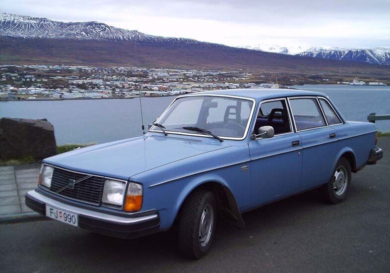 Первая модель Вольво с дизельным мотором – 244 D6