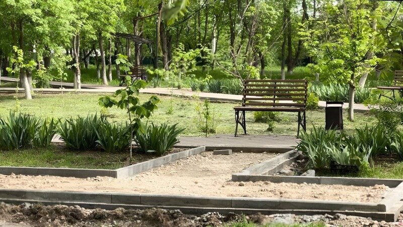    В Кировском округе по краевой программе благоустраивают сельский парк Фото: соцсети Николая Новопашина