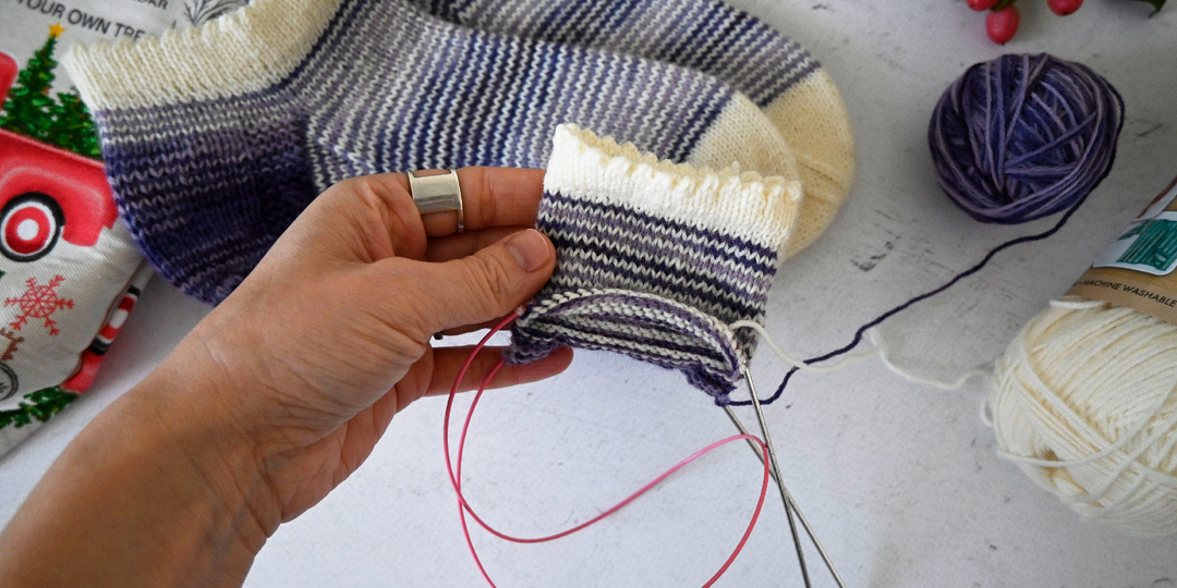 Манжета носка. Как оформить ее красиво не используя резинку