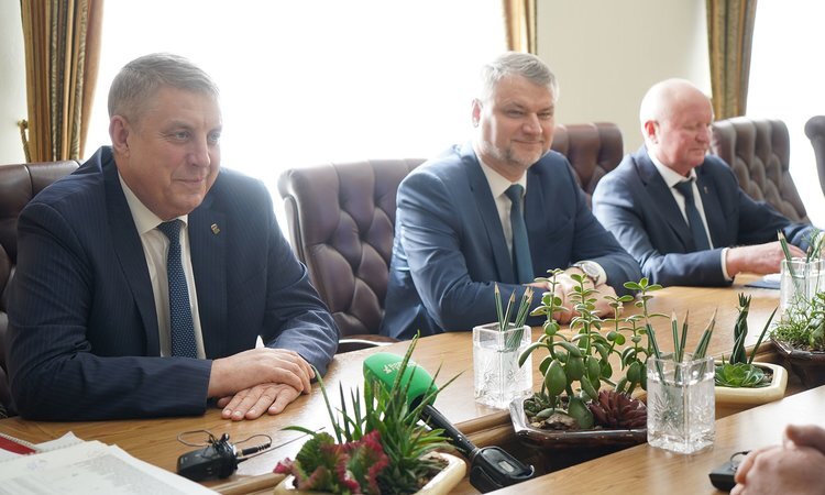    Александр Лукашенко дал поручение применить брянский опыт картофелеводства на белорусских полях