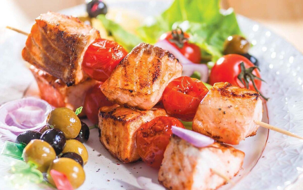 Его можно есть и во время Великого Поста, например, на Вербное воскресенье, 28 апреля. Можно использовать разные виды рыб на одном шампуре.