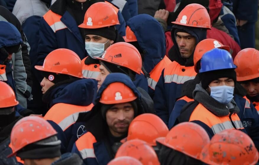    Неужели. «Решения приняты на самом верху»: В России ужесточат миграционное законодательство