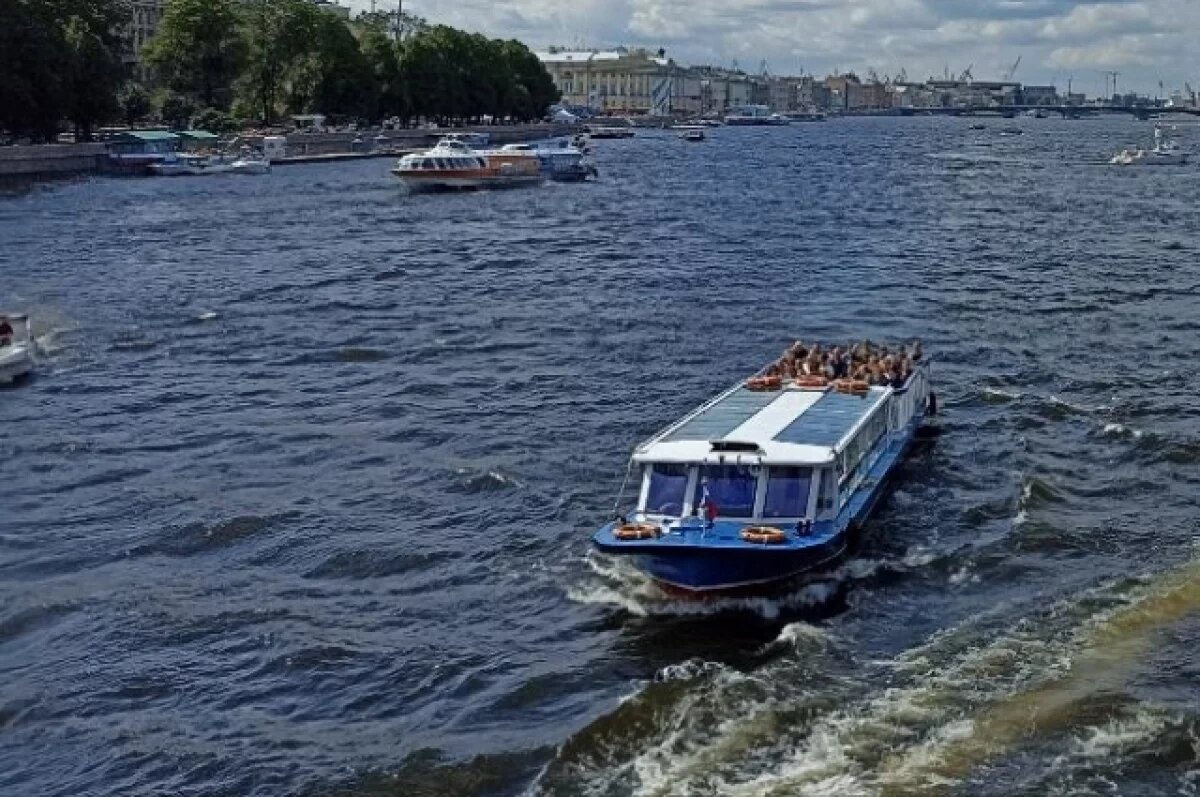    Регулярные паромные переправы запускают в Петербурге