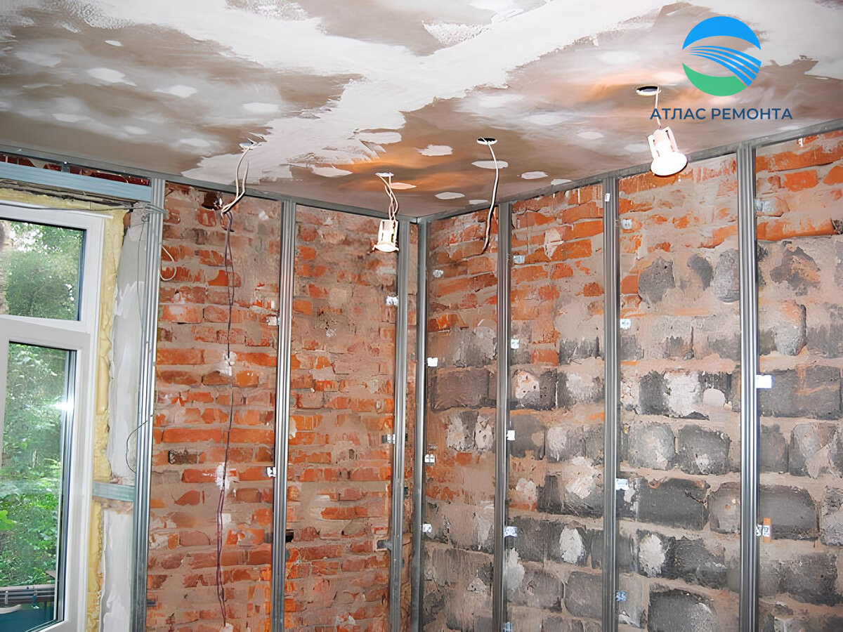 Обшивка стен гипсокартоном. Выровнять стены гипсокартоном без каркаса. Обшить кривую стену. Черновая отделка стен. Выровнять стены.