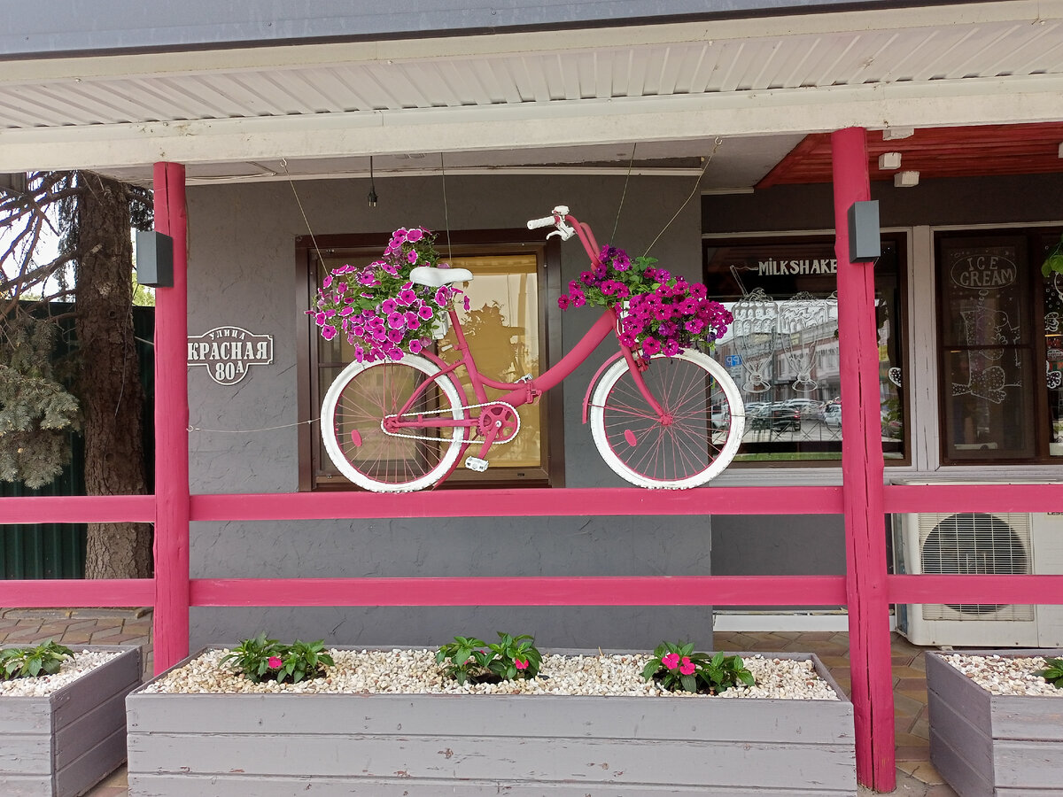Кафе в Динской.Симпатичный велосипед.Давно мечтала сфоткать.