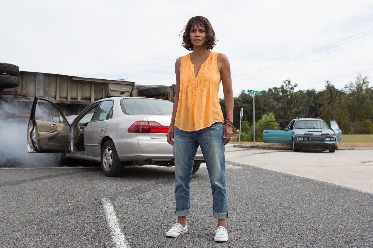 Кадр из фильма "Похищение" (2017)