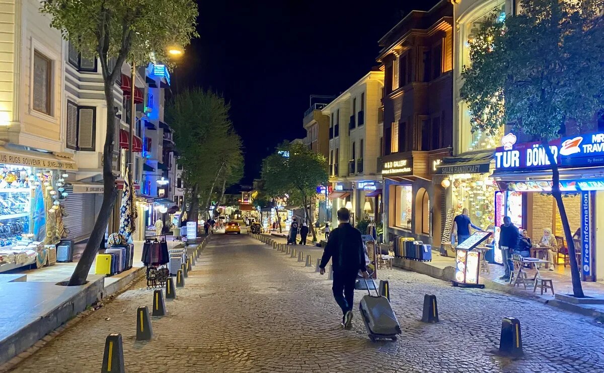    Опоздали на поезд, приехала не в тот город, заблудился в Китае, – забавные истории о приключениях за рубежом от наших читателей