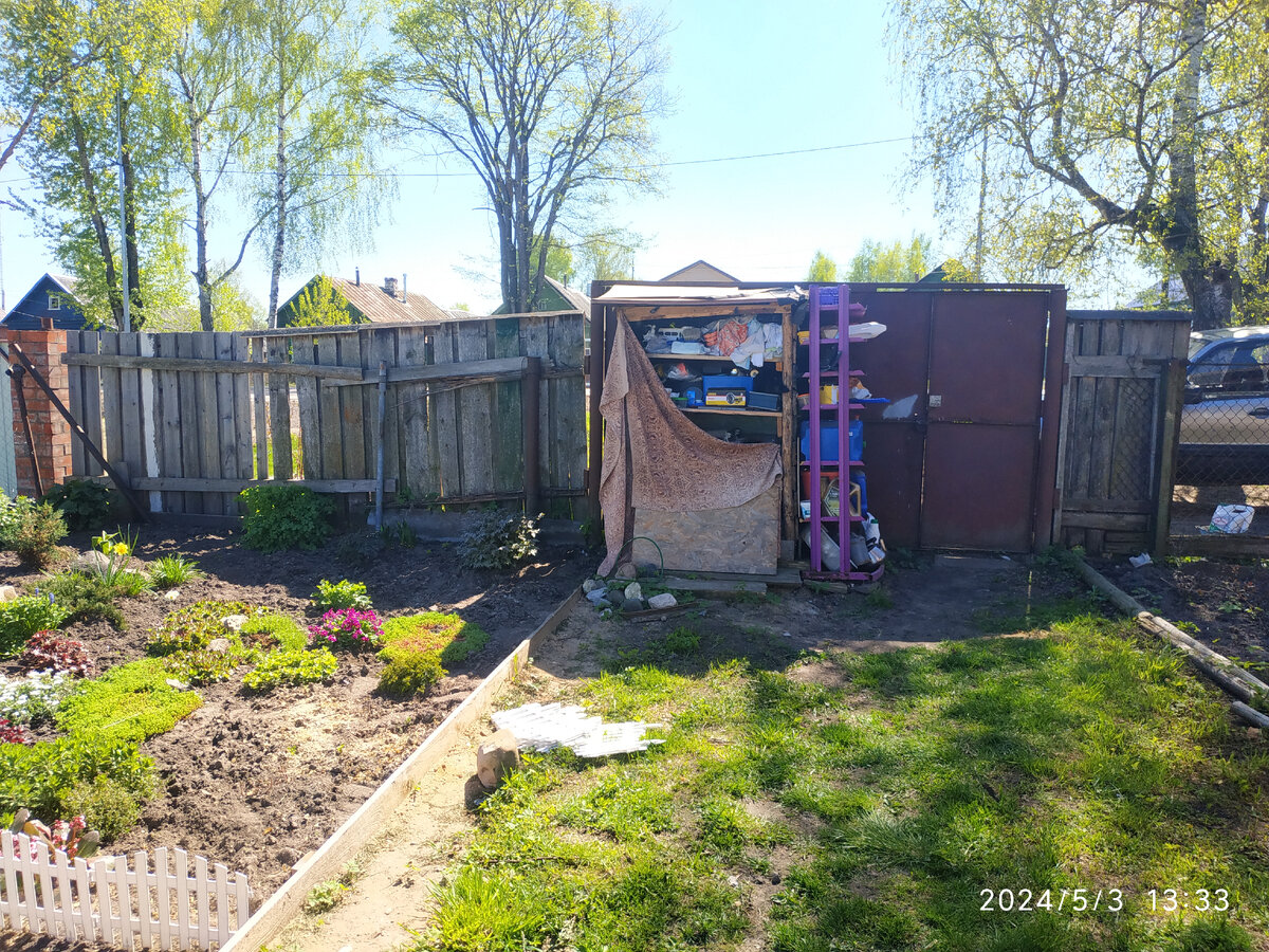 наш участок, вид на ворота