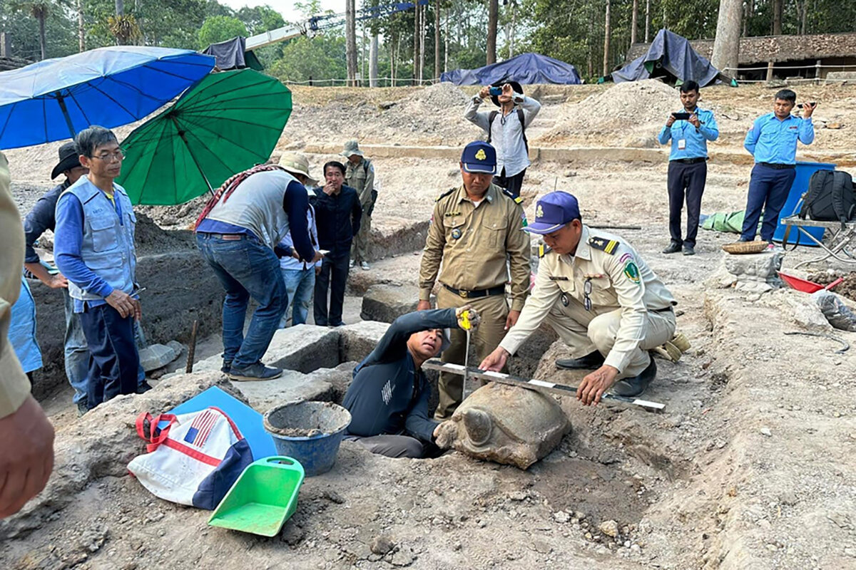 Heritage Protection Police📷Кадры с места раскопок в храмовом комплексе Байон, Камбоджа